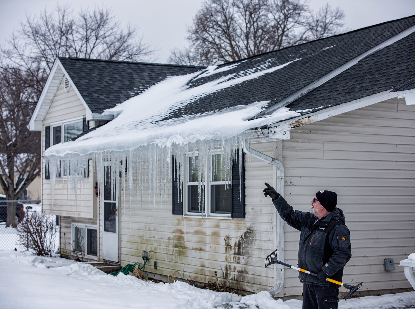 Ice Dams: Why They Cause Leaks & How to Stop Them